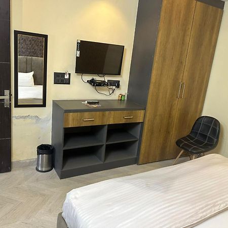 Hotel Kritika Greater Noida Exterior foto