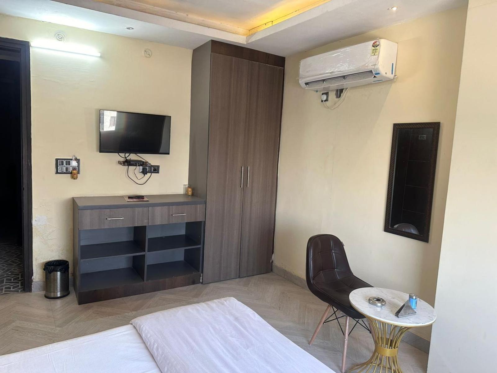Hotel Kritika Greater Noida Exterior foto
